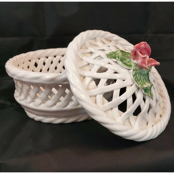 Capodimonte Style Porcelaine Weaved Basket with Lid 5.5" Applied flower VTG - Picture 4 of 10